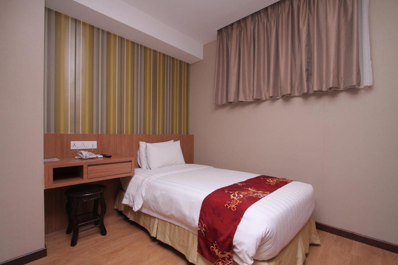Likas Square Apartment Hotel Kota Kinabalu Exterior photo